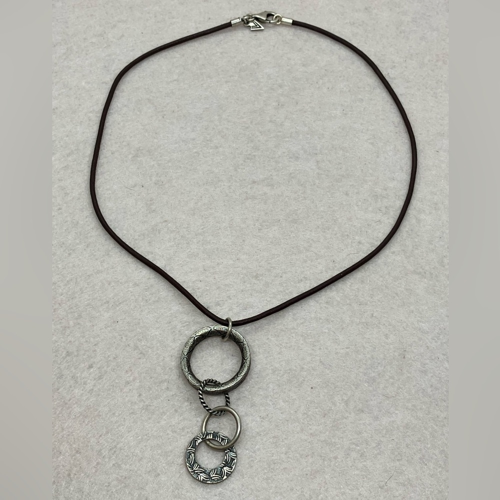 Silpada Sterling Silver Interlocked Circles Linked Rings Leather Necklace N1821